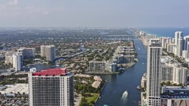 Hallandale Beach Florida Aerial Устанавливает Отслеживающий Снимок Видом Окрестности Голливудских — стоковое видео