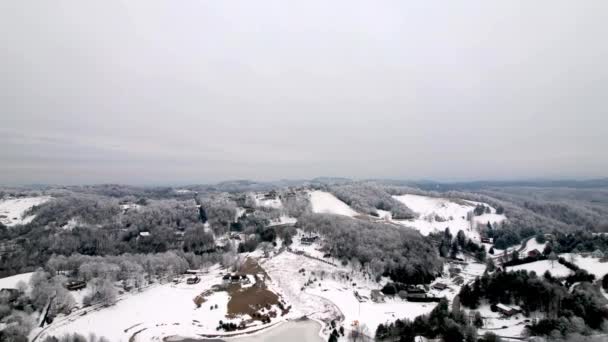 Vzduch Široký Záběr Hory Blízkosti Boone Severní Karolína Zimním Sněhem — Stock video