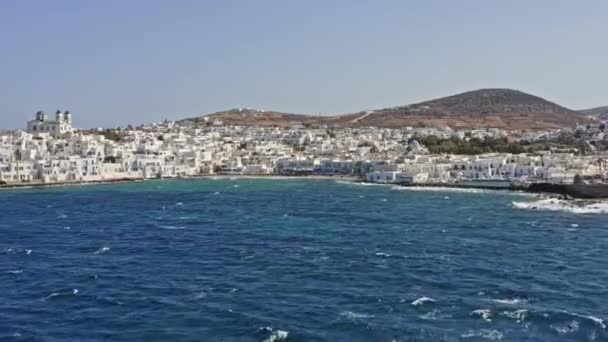 Naousa Paros Grecia Aerial Avión Tripulado Bajo Nivel Volando Hacia — Vídeo de stock