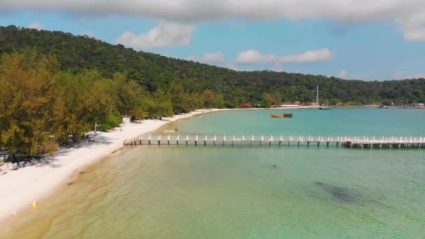 Strand Und Pier Der Insel Koh Rong Kambodscha Beliebtes Touristenziel — Stockvideo