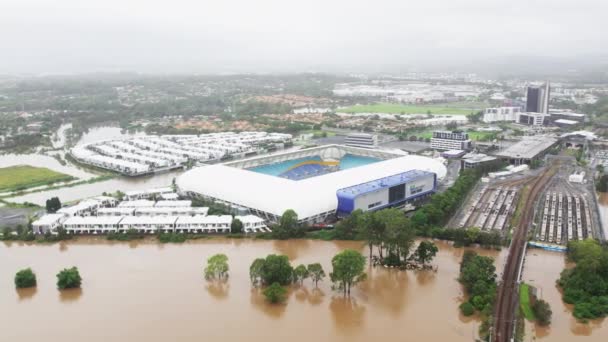 Αεροφωτογραφία Του Cbus Stadium Που Έρχεται Κοντά Πλημμυρισμένα Νερά Κατά — Αρχείο Βίντεο