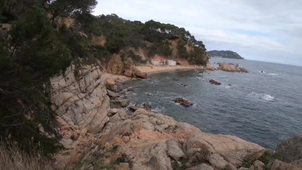 Άγριο Τοπίο Στις Ακτές Της Καταλονίας Κόστα Μπράβα — Αρχείο Βίντεο