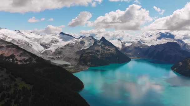 Flyttande Moln Ovanför Garibaldi Lake Kanada British Columbia Antenn Drönare — Stockvideo