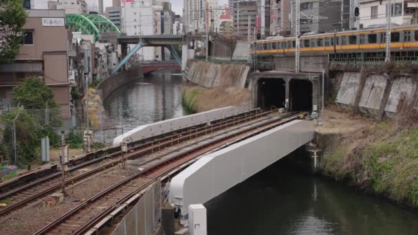 Bahnhof Ochanomizu Zentrum Der Linie Sobu Chuo Marunouchi Zug Fährt — Stockvideo