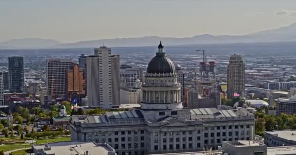 Беспилотник Salt Lake City Utah Aerial Облетел Изолированное Здание Капитолия — стоковое видео