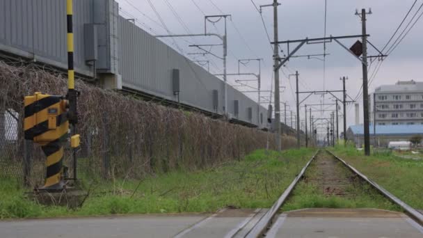 Caminhada Ferro Campo Japonês Cruzamento Panela Câmera Lenta Como Kei — Vídeo de Stock