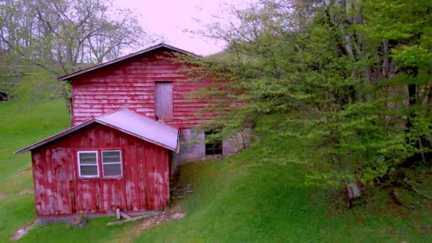 Aerial Pullout Red Barn Boone Blowing Rock North Carolina — Stock Video