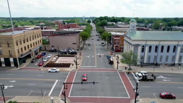 Aerial Long Shot Push Lexington North Carolina — Stock Video