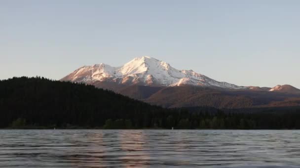 Tidsfördröjning Solnedgången Över Mount Shasta Kalifornien Usa — Stockvideo