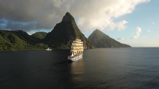 Royal Clipper Saipper Beautiful Coast Saint Lucia Pitons Background Запись — стоковое видео