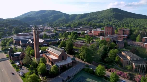 Letecký Low Push Appalachian State University Campus Boone Severní Karolína — Stock video