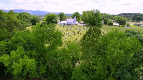 Aerail Slow Push Treetops Reveal Beautiful Church Damascus Abingdon Virginia — Stock Video