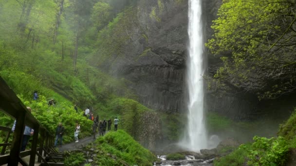 Powolny Film Wodospadem Columbia River Gorge — Wideo stockowe