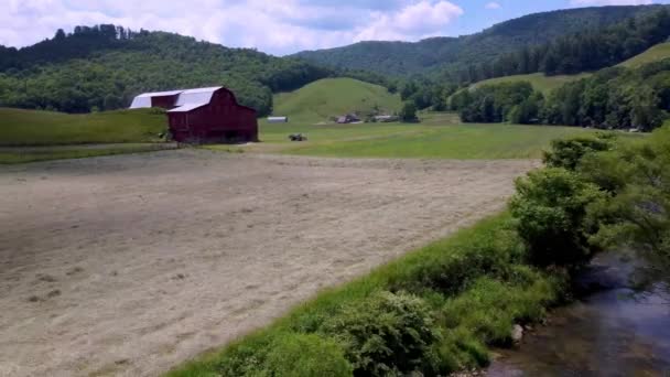 Aerial Fast Pullout Watauga River Harvest Time Sugar Grove North — Vídeo de Stock