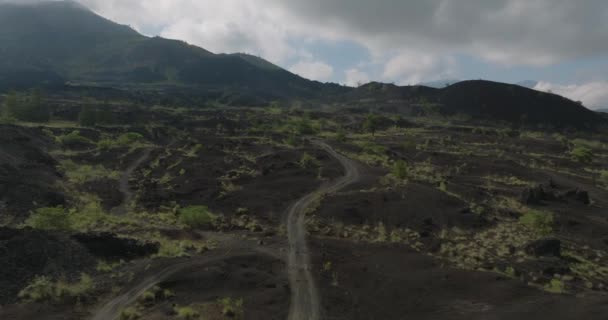 Vecchio Campo Lava Polverosa Sul Pendio Del Monte Batur Jeep — Video Stock