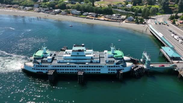 Panning Drone Shot Cars Loading Public Ferry Commuting — Stock Video