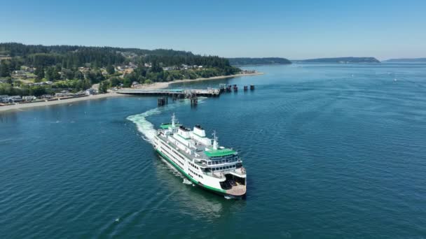 Drone Shot Washington State Ferry Leaving Its Terminal — Stock Video