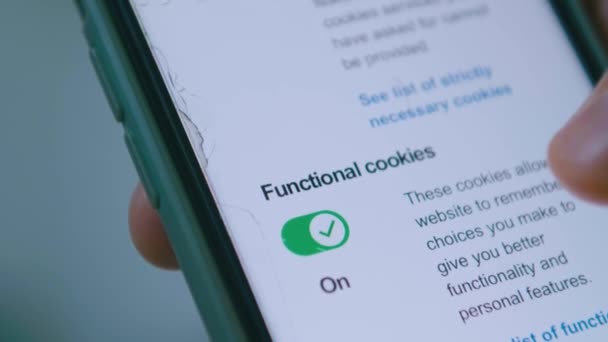 Procházení Internetové Stránky Mobilního Telefonu Výběr Které Cookies Přijmout Které — Stock video