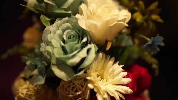 Ambachtelijke Roos Bloemen Voor Decoratie — Stockvideo