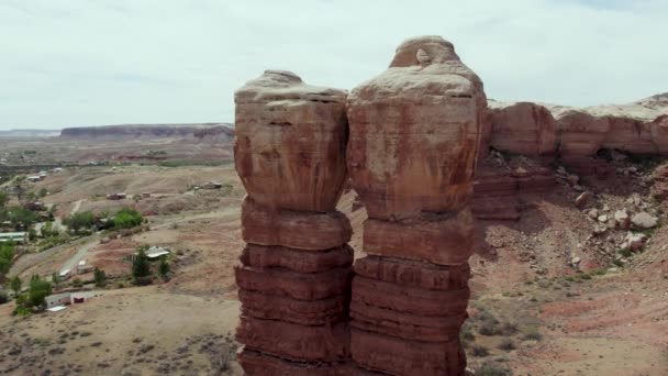 Dvojice Dvojčat Duo Rock Formations Jihozápadní Pouštní Město Bluff Utah — Stock video