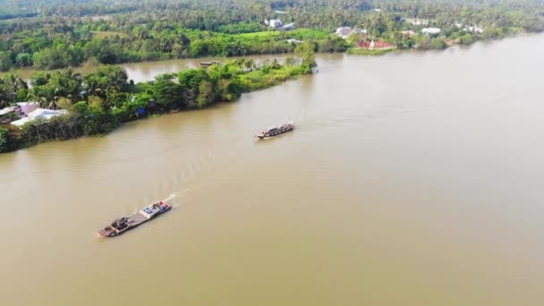 Pemandangan Panorama Udara Perahu Pemindahan Feri Sepanjang Sungai Mekong Delta — Stok Video