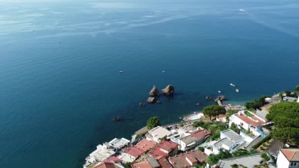 Rochas Meio Mar Vietri Sul Mare Localizado Costa Amalfitana — Vídeo de Stock