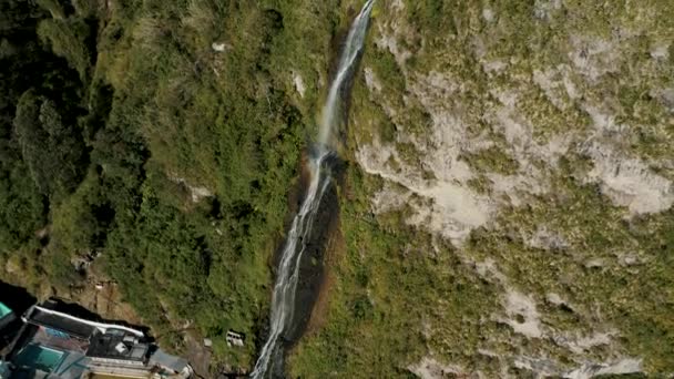 Cascada Virgen Flowing Lush Cliff Baos Agua Santa Ecuador Drone — Videoclip de stoc