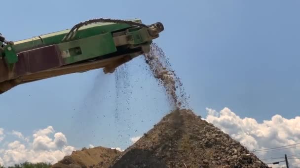 Rochers Concassés Béton Sortant Ceinture Concasseur Roche — Video