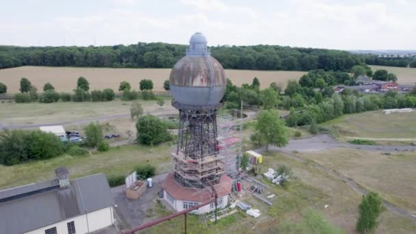 Punto Interés Aéreo Alemania Histórica Torre Agua Ilsede Durante Restauración — Vídeos de Stock