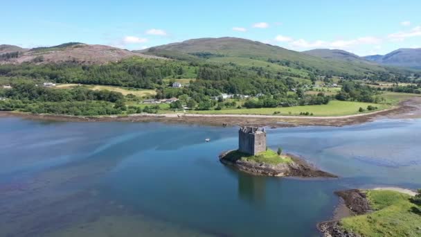 Ένα Εντυπωσιακό Drone Shot Του Castle Stalker Σκωτία Μια Όμορφη — Αρχείο Βίντεο