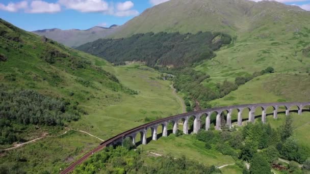 Espectacular Tiro Avión Tripulado Glenfinnan Viaducto Día Verano Tiro Barre — Vídeo de stock