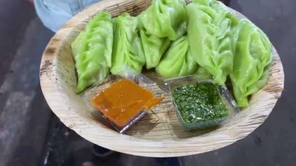Gondhoraj Momo Delicious Fusion Snack Shown Being Held Man Momo — Stock Video