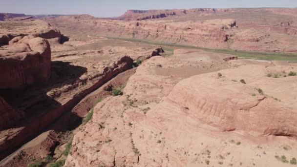 Letecký Let Železniční Trati Poblíž Corona Arch Moab Spojené Státy — Stock video