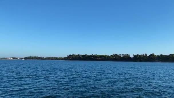 リゾートで佐渡川 トロイア ポルトガル 青空と晴れた日 — ストック動画