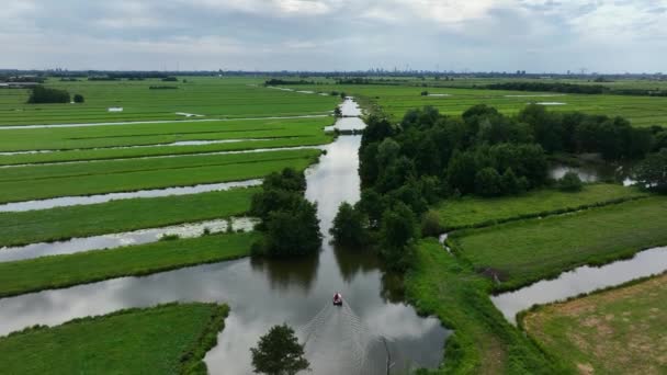 Hollanda Nın Krimpenerwaard Bölgesinde Geniş Bir Polardaki Slagenlandschaps Arasındaki Kanaldaki — Stok video