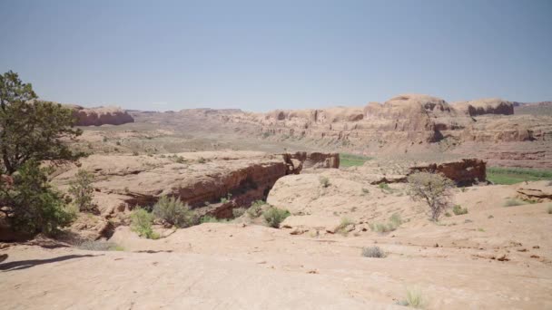 Hiker Walking Desert Trail Moab Spojené Státy — Stock video