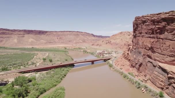 跨越科罗拉多河的桥梁 美国摩押 — 图库视频影像