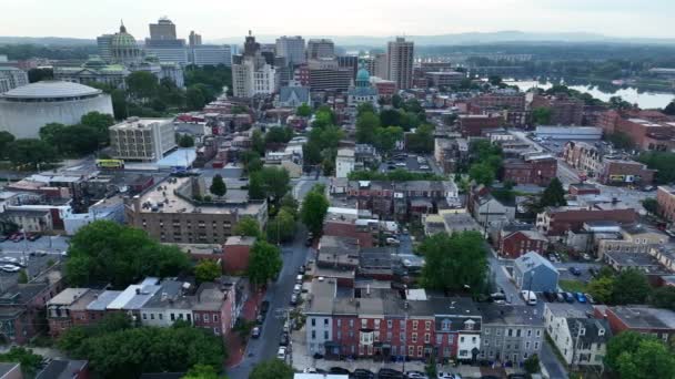 Harrisburg Pennsylvania Nın Hava Aracı Görüntüsü Şehir Konutları Başkent Kubbesinin — Stok video