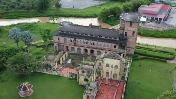 Foto Aérea Ruinas Coloniales Británicas Antigua Locura Escocesa Junto Río — Vídeos de Stock