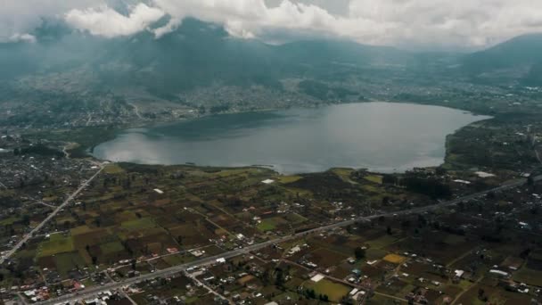 Panoramic View San Pablo Lake Imbabura Inactive Stratovolcano Ecuador Drone — ストック動画