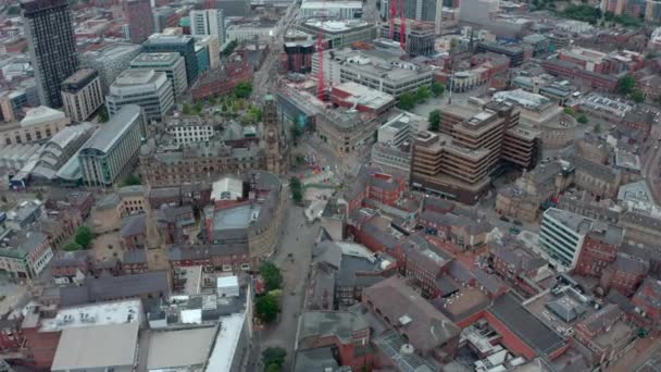 Close Circling Drone Shot Sheffield City Centre Town Hall — Stock Video