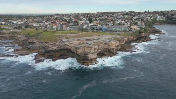 Sydney Suburb Daki Modern Rıhtım Konutları Havadan Geri Çekilme Okyanus — Stok video