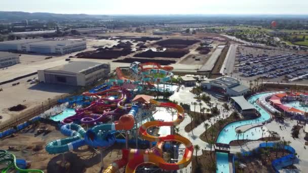 Wild Rivers Waterpark Orange County California Vistas Aéreas Que Orbitan — Vídeo de stock