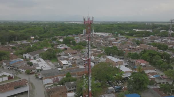Powolny Przelot Powietrza Gimbal Dół Wieży Radiowej Jamund Kolumbia — Wideo stockowe