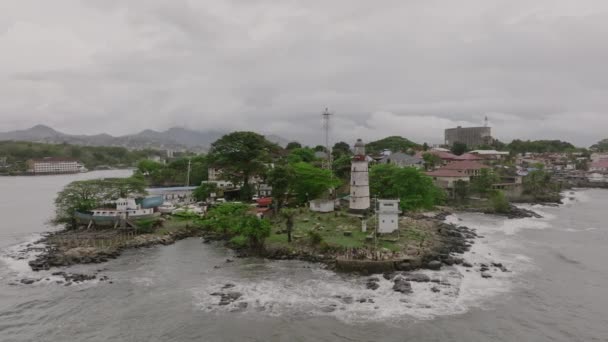 Rotazione Aerea Del Faro Aberdeen Freetown Sierra Leone — Video Stock