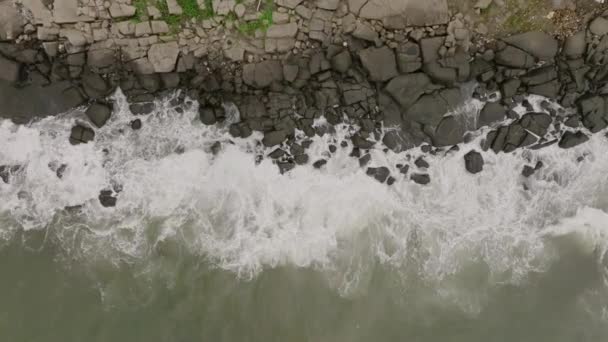 Imagens Aéreas Estáticas Câmera Lenta Cima Para Baixo Das Ondas — Vídeo de Stock