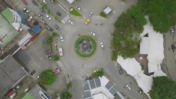 哥伦比亚Jamund绕行圈的自上而下的航拍镜头 — 图库视频影像