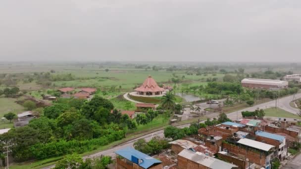 Flygbilder Reser Sig Visar Väg Och Bahai House Worship Colombia — Stockvideo