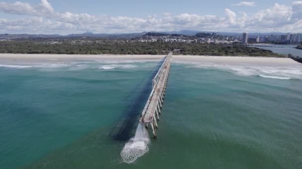 Απαλλαγή Άμμου Νερού Μέσω Της Εγκατάστασης Παράκαμψης Άμμου Tweed Μια — Αρχείο Βίντεο