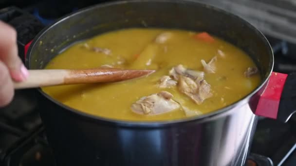 Sancocho Tradicional Plato Dominicano Cerca Tiro — Vídeo de stock